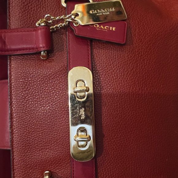 Coach Red Swagger - Picture 2 of 11